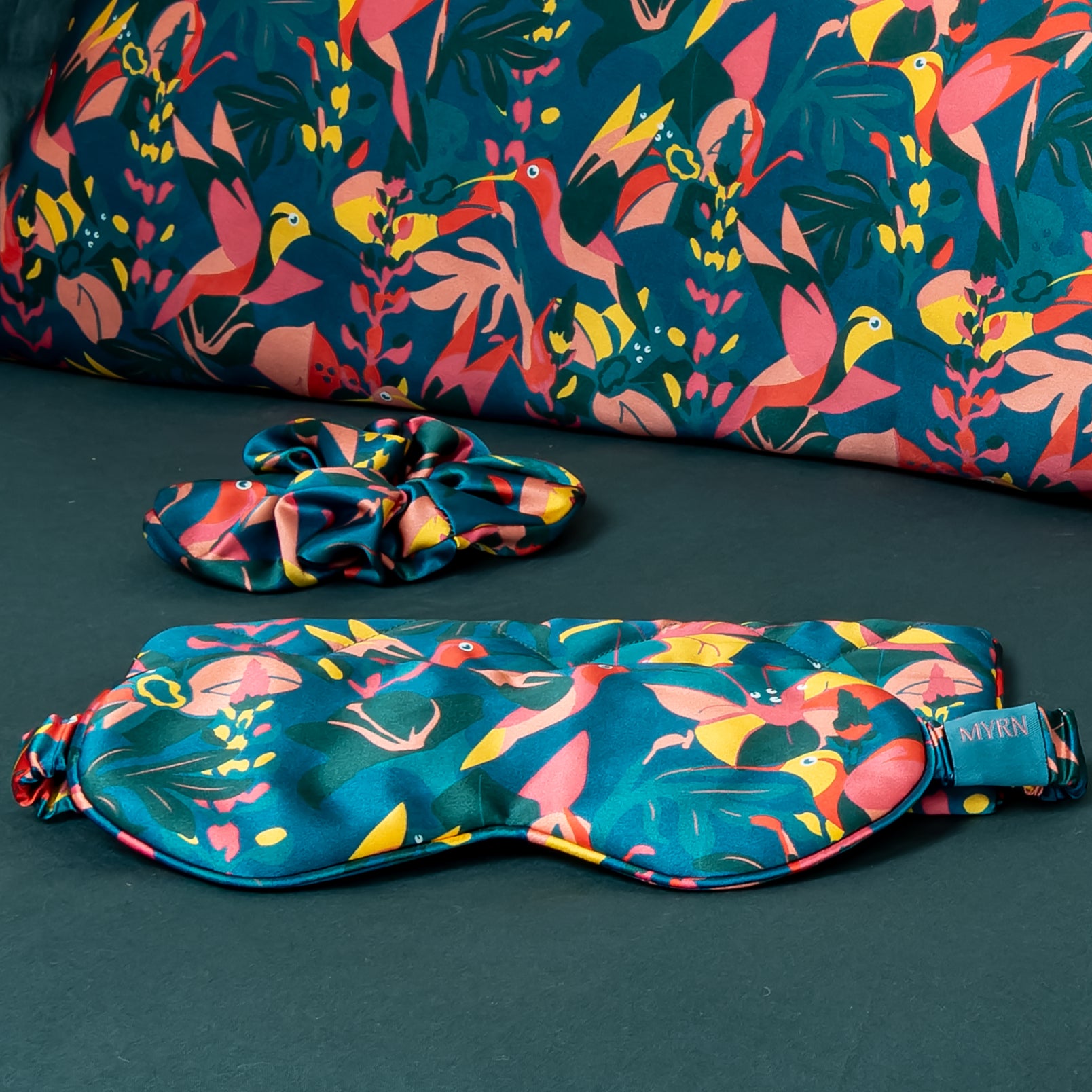 Lively Hummingbird MYRN Silk Sleep Set