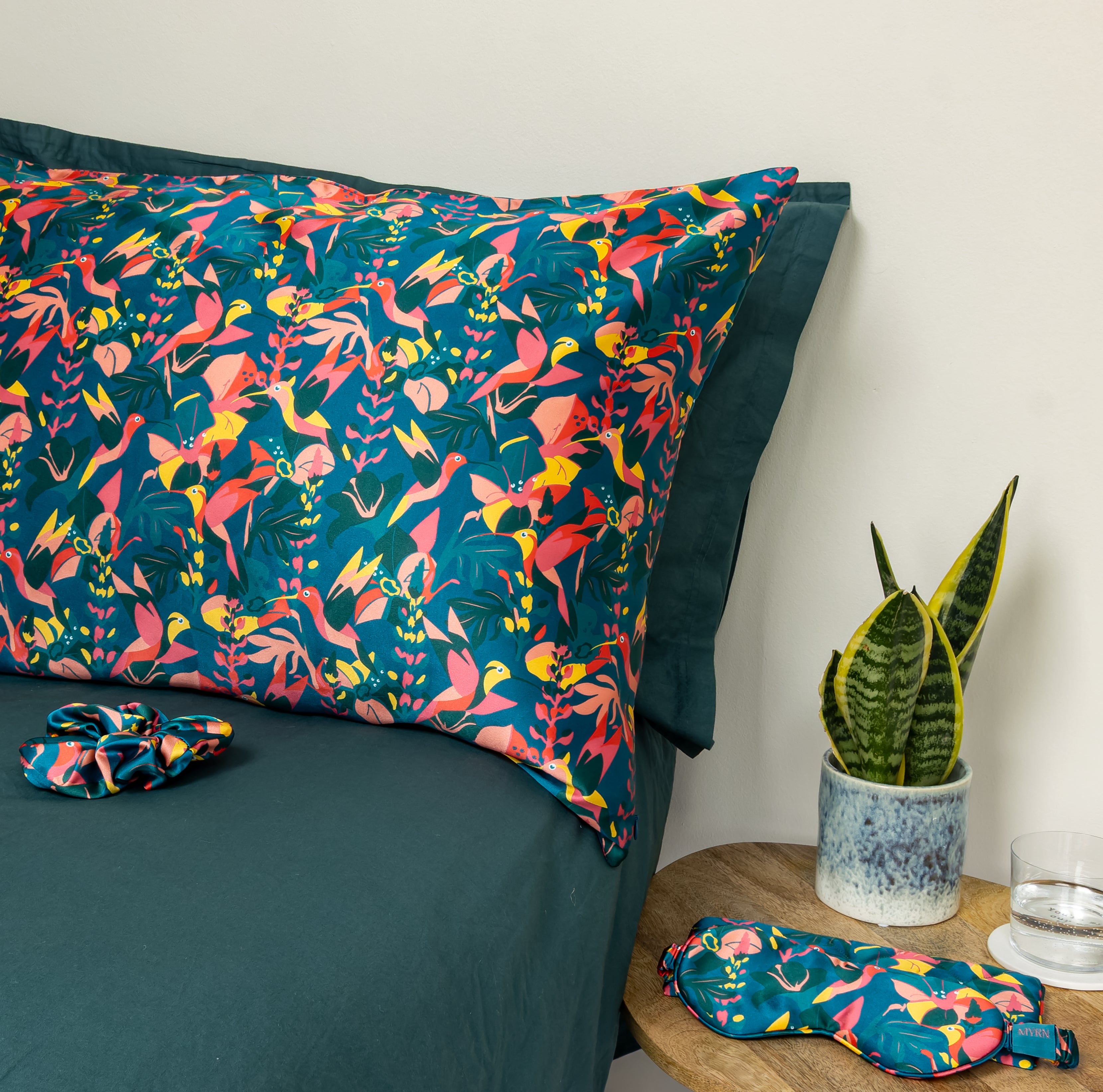 Lively Hummingbird MYRN Silk Sleep Set